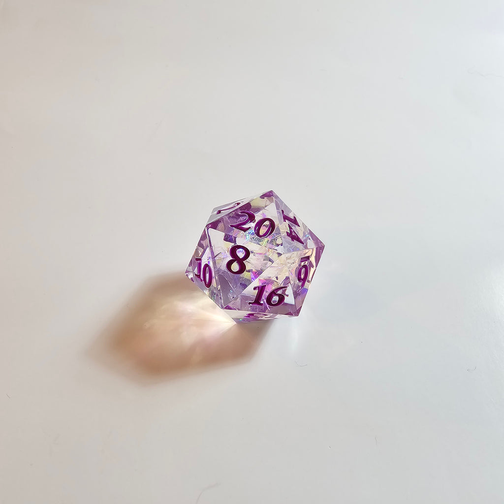 Set di dadi in resina Mystic Veil viola a spigoli vivi