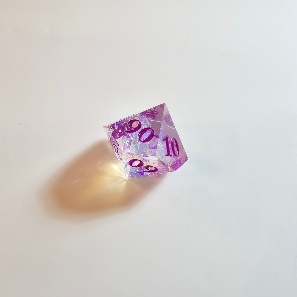 Set di dadi in resina Mystic Veil viola a spigoli vivi