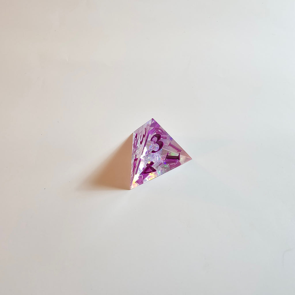 Set di dadi in resina Mystic Veil viola a spigoli vivi