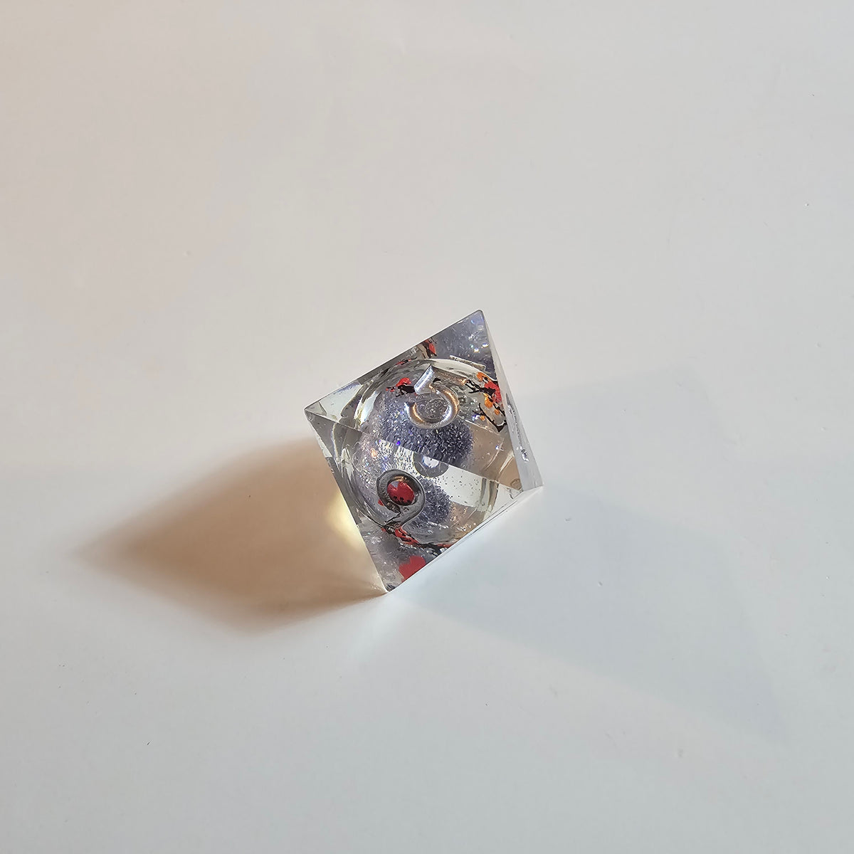 Kristall-Kirschblüten-Würfelset mit Flüssigkeitskern aus Kunstharz