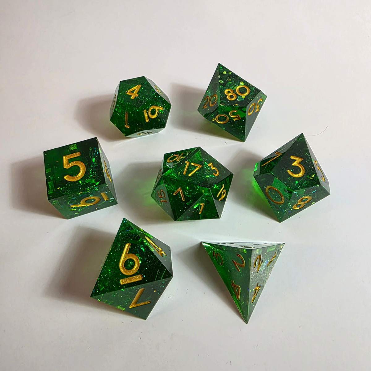 Set di dadi in resina a spigoli vivi verde acido