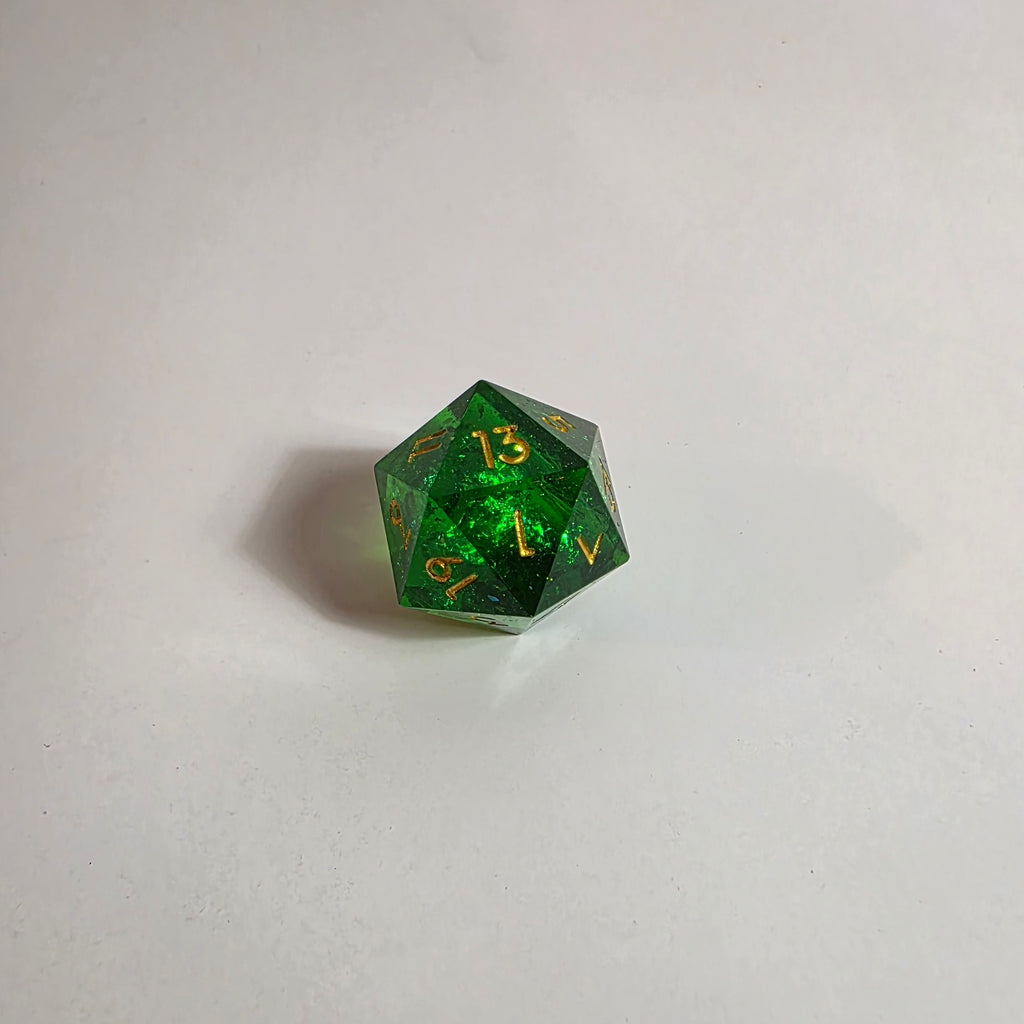 Set di dadi in resina a spigoli vivi verde acido