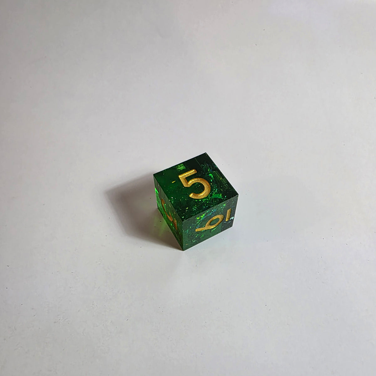 Set di dadi in resina a spigoli vivi verde acido