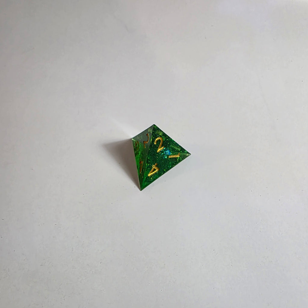 Set di dadi in resina a spigoli vivi verde acido