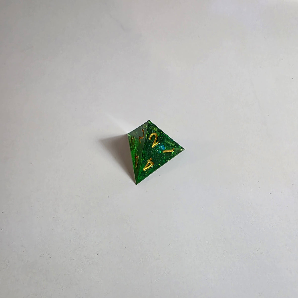 Set di dadi in resina a spigoli vivi verde acido