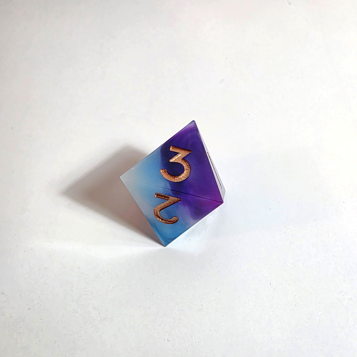 Set di dadi in resina a spigolo vivo "Dimensione Parallela"