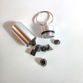 Mini-Metallwürfel mit Röhre