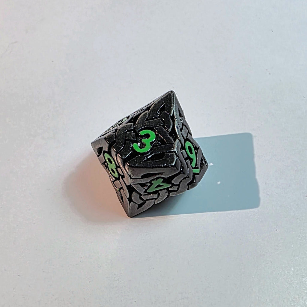 Jeu de dés en métal creux vert nœud celtique