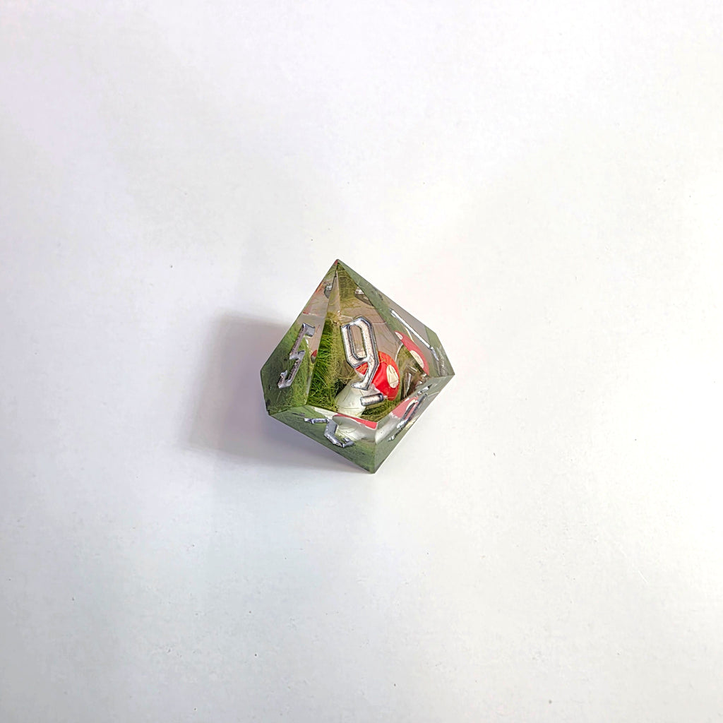 Juego de dados de resina hechos a mano de hongo rojo