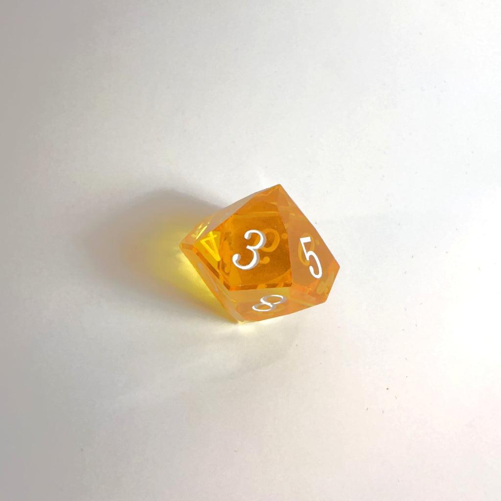 Juego de dados de resina de corte de gema hecho a mano amarillo
