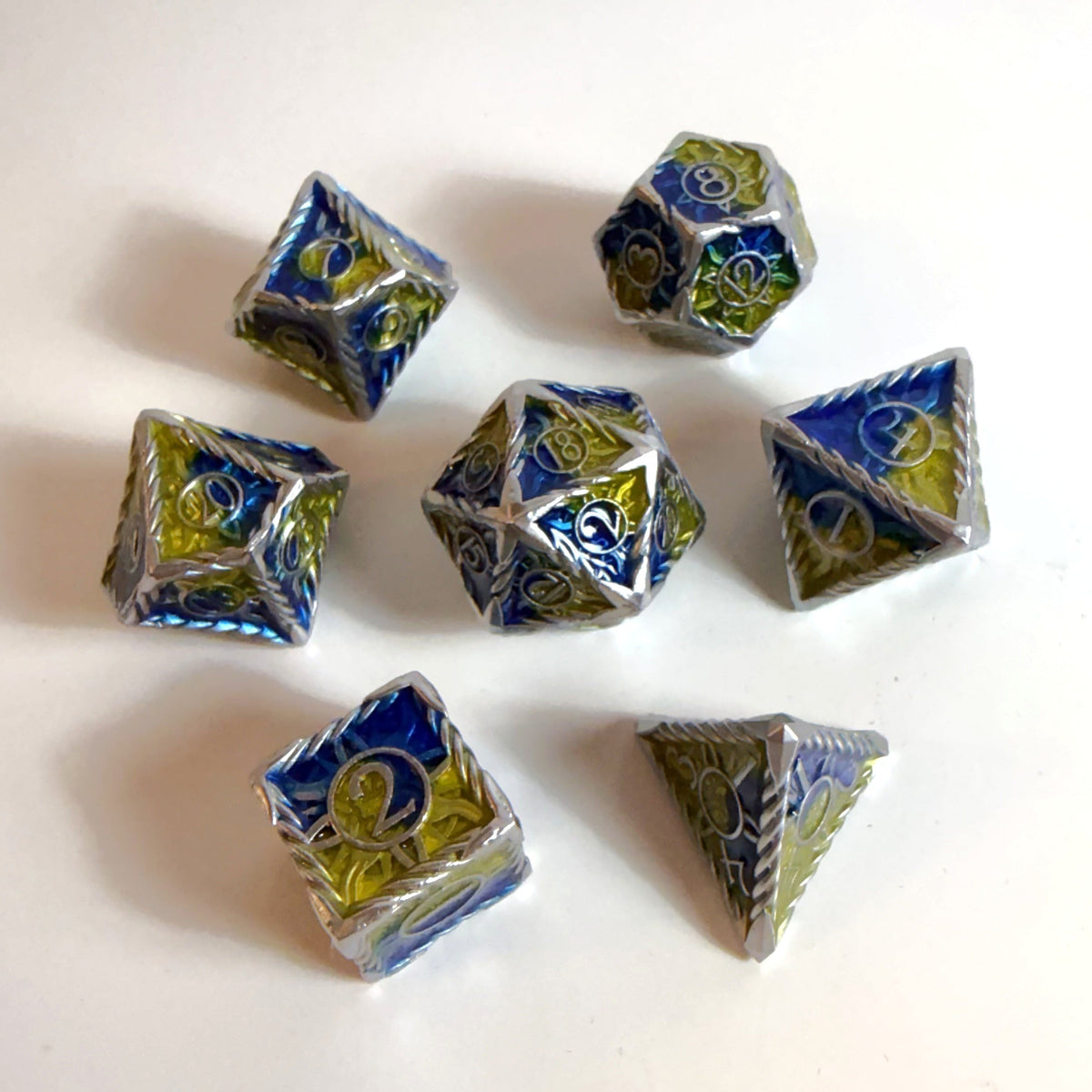 مجموعة نرد معدنية صلبة "قسم السماء المبارك"