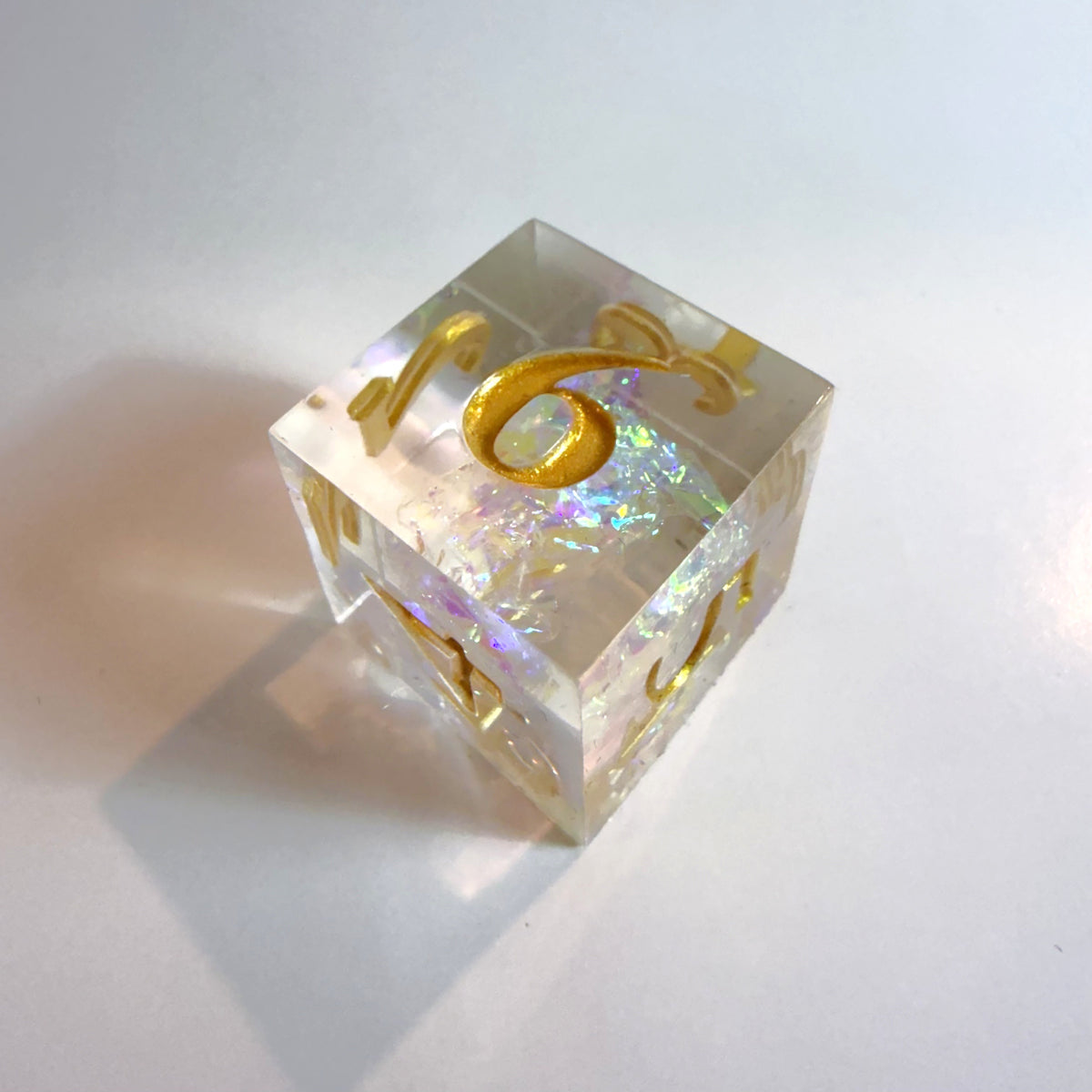 Prism Spark Würfelset mit scharfen Kanten aus Kunstharz