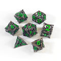 Set di dadi in metallo cavo elementale nero e verde
