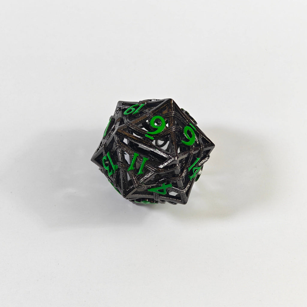Set di dadi in metallo cavo elementale nero e verde