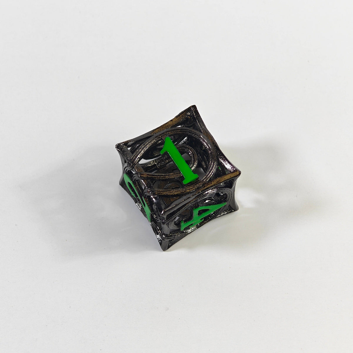 Set di dadi in metallo cavo elementale nero e verde