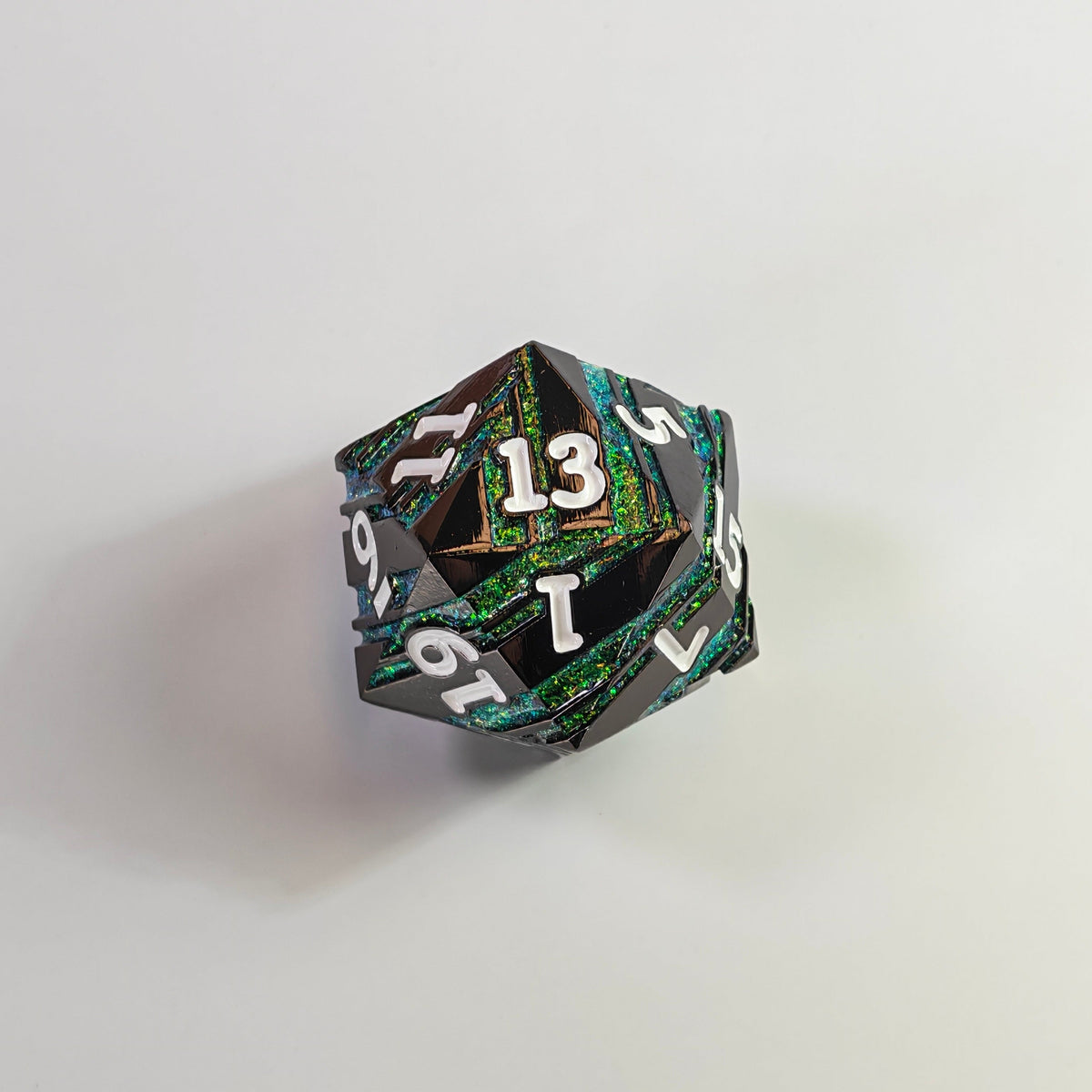 D20 massiccio Chonk a strisce verdi su nichel nero
