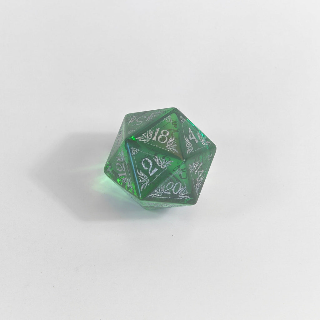 Set di dadi in vetro verde traslucido