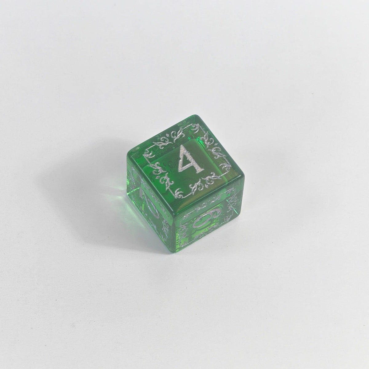 Set di dadi in vetro verde traslucido