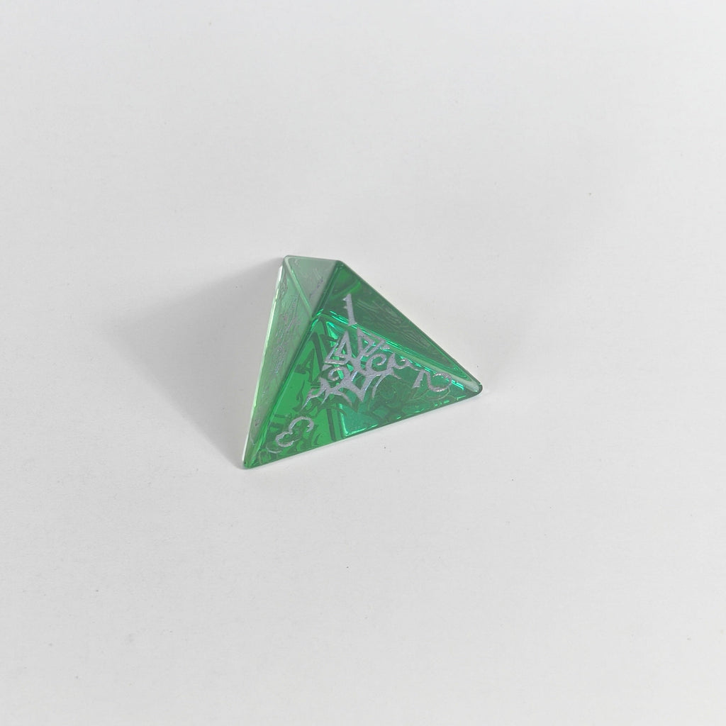 Set di dadi in vetro verde traslucido