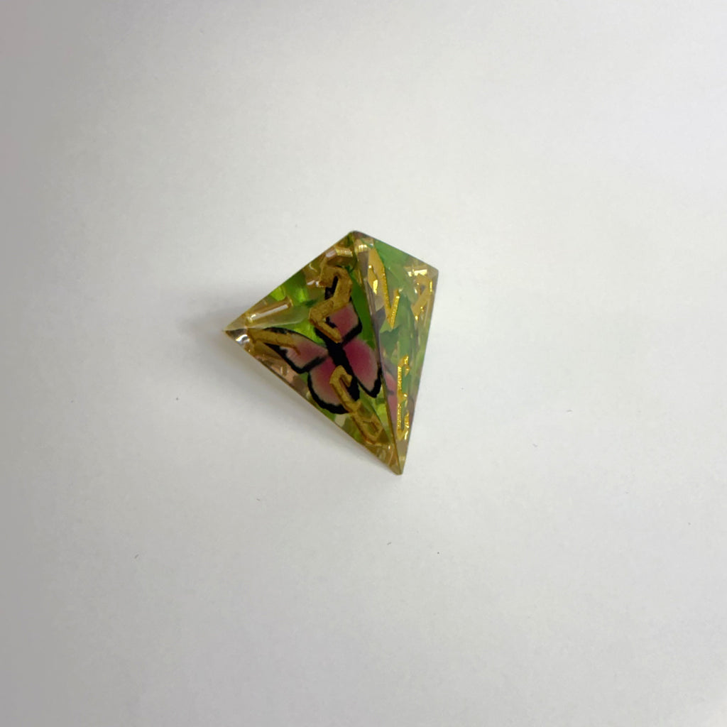 Handgefertigtes Würfelset aus Kunstharz mit Schmetterlings-Motiv