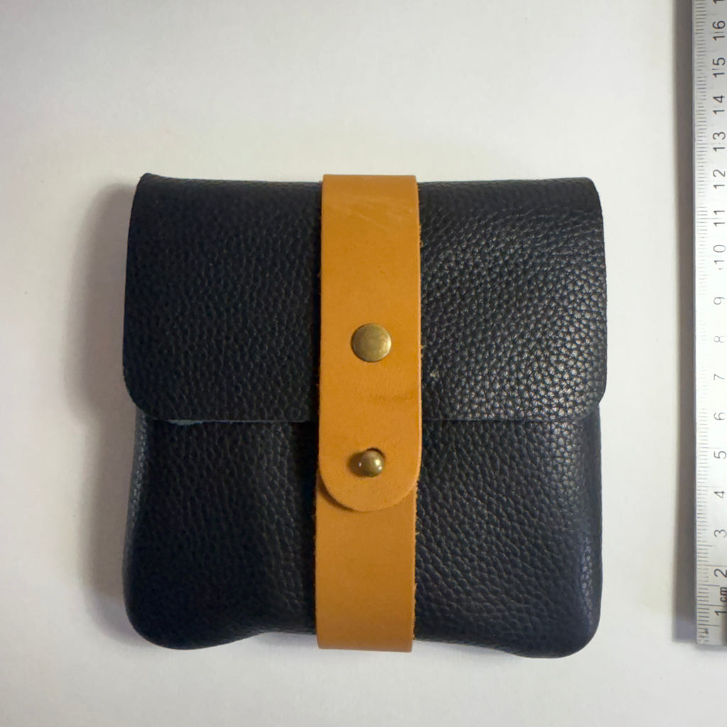 Schwarze Ledertasche