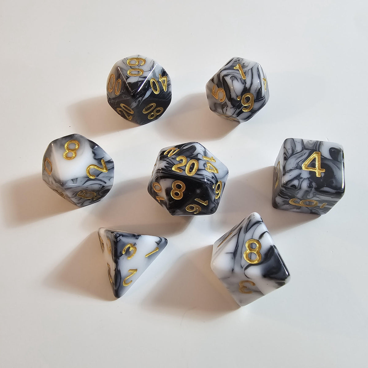 Set de dés en acrylique Marble Eclipse