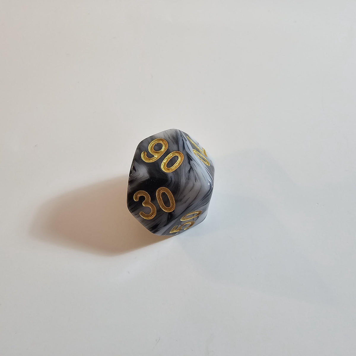 Set de dés en acrylique Marble Eclipse
