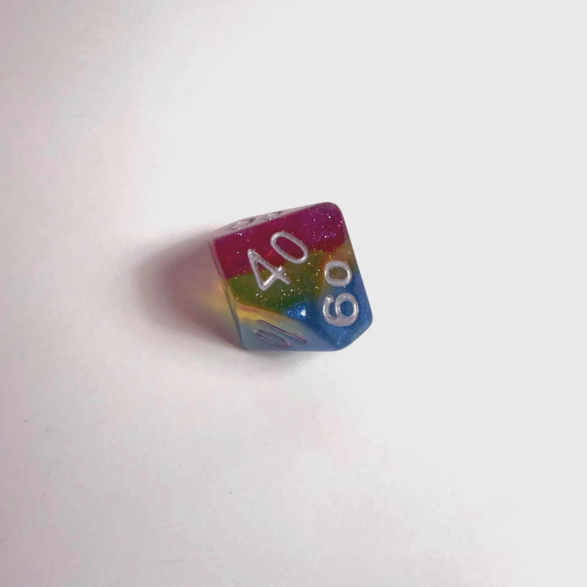 Jeu de dés en acrylique aux couleurs du drapeau pansexuel